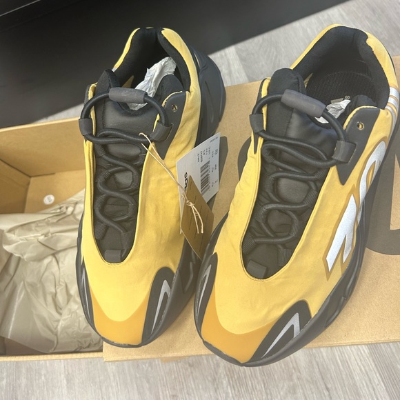 Yeezys - Picture 4 of 4